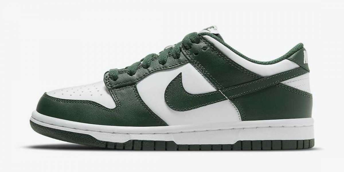 The Nike Dunk Low "Team Green" DD1391-101 shoes are really cheap!
