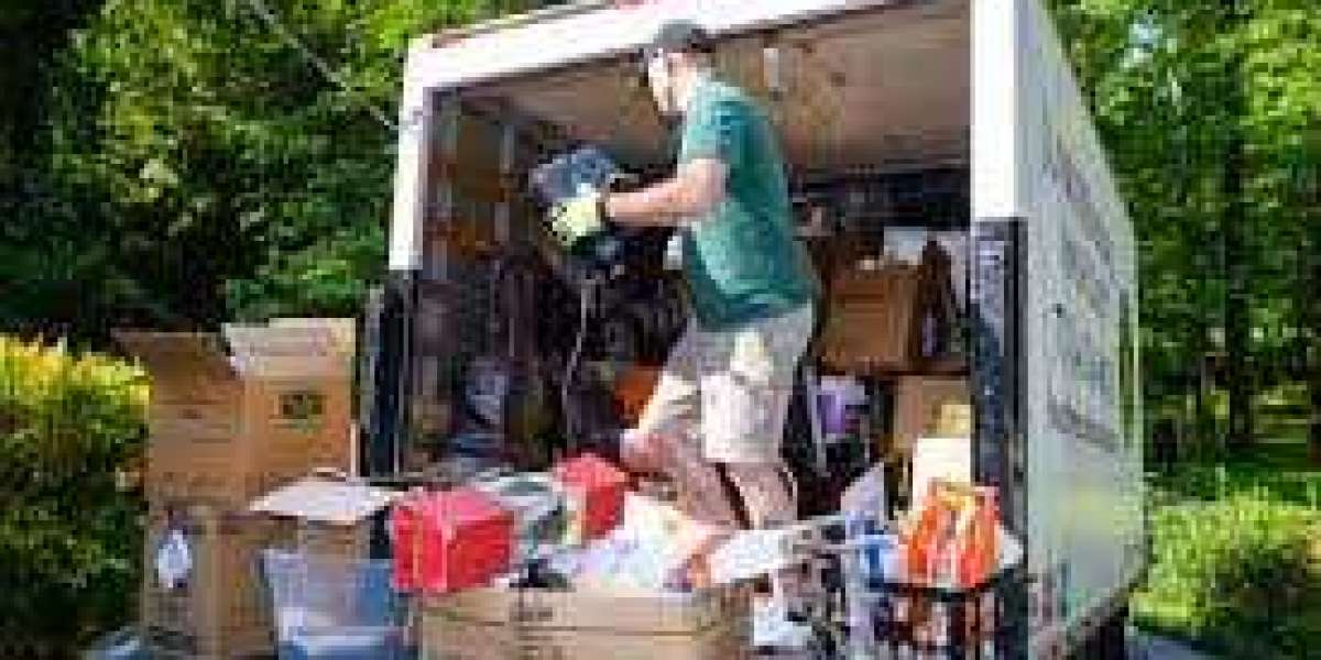 Features of the junk removal company