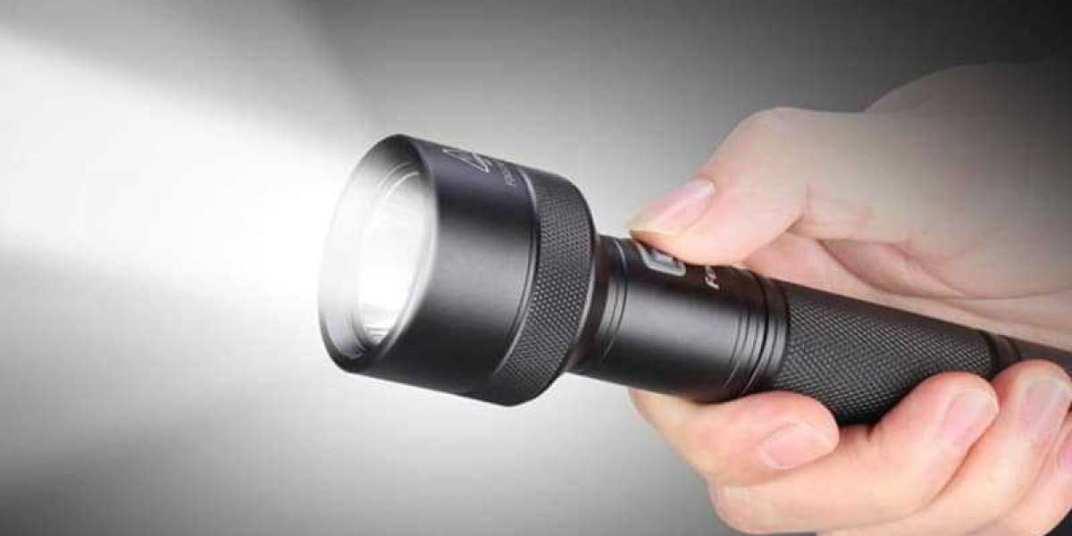 The Complete Guide to High Power Flashlights and How They are Disrupting Outdoor Lighting