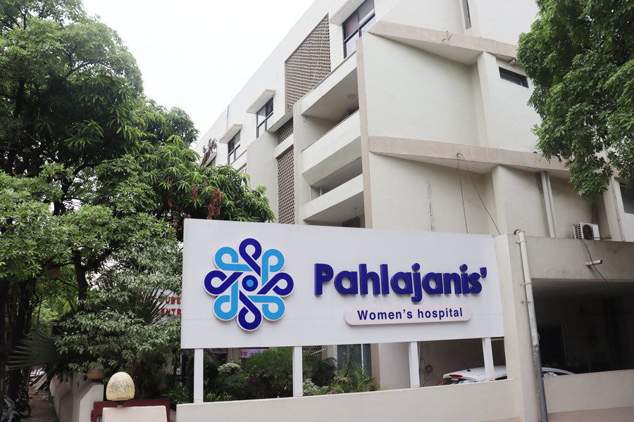 Best Gynecologist in Raipur | Pahlajanis' Women's Hospital