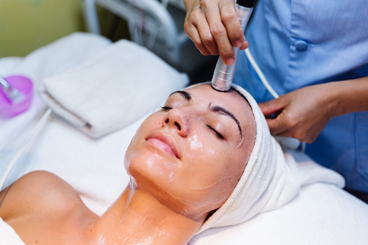 At Chelsea's Velvet Skin, you can rejuvenate your skin with a hydrating hydro facial